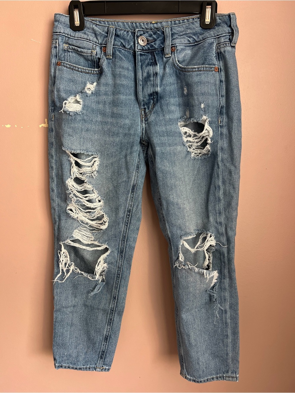 American Eagle Outfitters Distressed Light Blue Tomgirl Jeans 4 xshort
